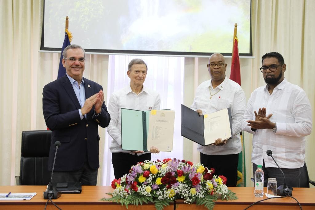 República Dominicana y Guyana acuerdan cooperar en sector hidrocarburos