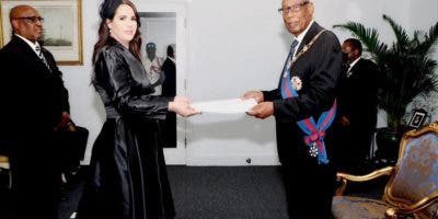 Angie Martínez es designada como la primera embajadora en Las Bahamas