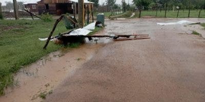 Varias casas quedan sin techo tras fuertes ráfagas de vientos en Dajabón