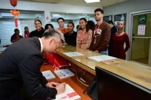 Inauguran el Centro del Libro Chino en INTEC