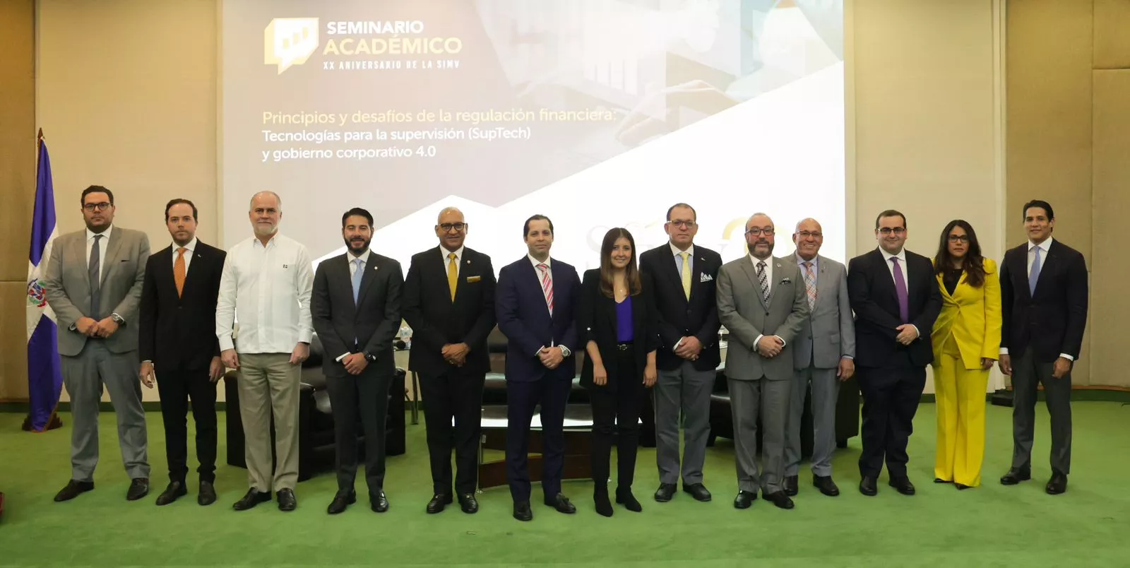 SIMV celebra con éxito seminario académico sobre regulación financiera