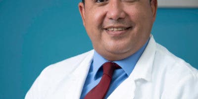 Urólogo habla de opciones de tratamientos dependiendo estadio del cáncer de próstata