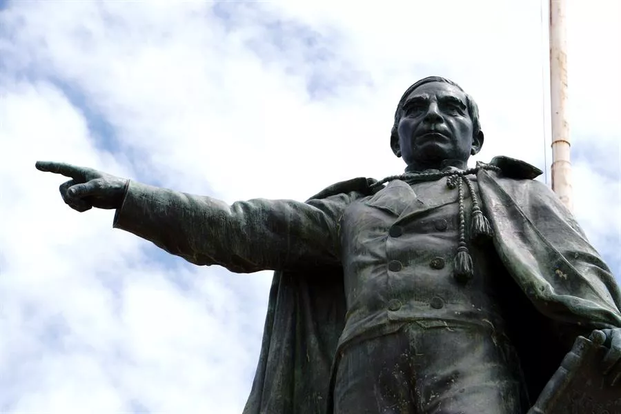 Miami Beach devela un monumento permanente del líder mexicano Benito Juárez