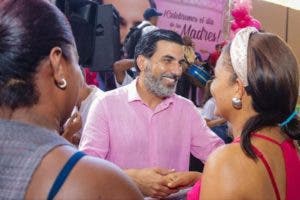 Juan José Rojas celebra con miles de madres en SDE