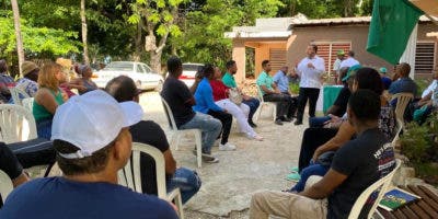 Guillermo Moreno realiza recorrido por San Cristóbal; llama a líderes a trabajar por el cambio que el país necesita