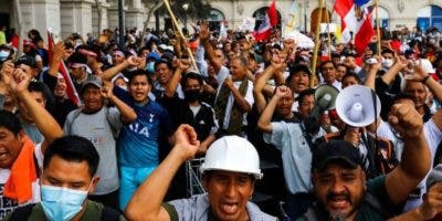 Policía de Perú  garantiza orden en la huelga