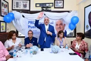 Miguel Vargas juramenta en el PRD a dirigentes políticos dominicanos en PR