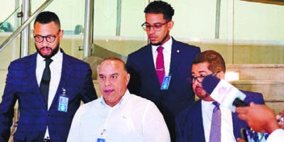 Micky López se excusa con tres comunicadores por amenazas