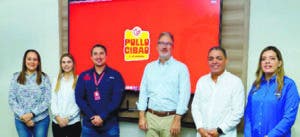 Ejecutivos de Pollo Cibao reciben visita de directivos