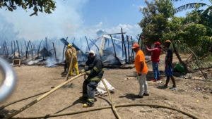 Se incendia pensión alojaba haitianos en Montecristi