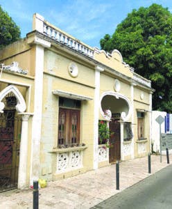 La casa art nouveau en la arzobispo Portes