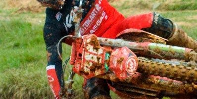 Nogueras arrasa en nacional motocross