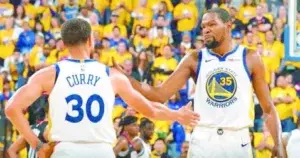 Curry admite interés Durant vuelva a Warriors