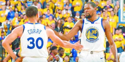 Curry admite interés Durant vuelva a Warriors
