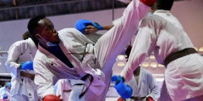 Karatecas 15 países pelearán  hoy en RD