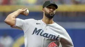 Sandy Alcántara lanza segunda sesión de bullpen, confiado en su regreso en 2023