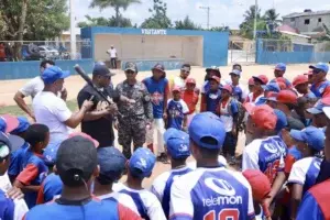 Ministro define deporte como clave en programa De Vuelta al Barrio