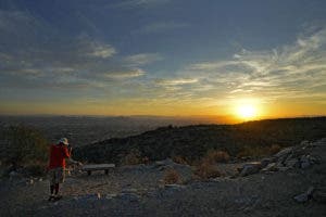 Así es como la ciudad desértica de Phoenix resiste el calor del verano