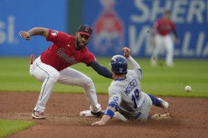 Guardianes cambian a Amed Rosario a los Dodgers por Noah Syndergaard y dinero en efectivo