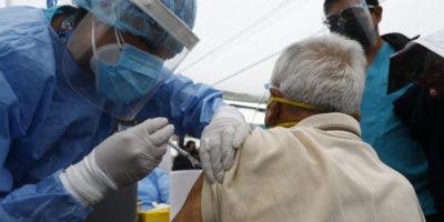 Infectólogo recomienda vacuna contra Covid
