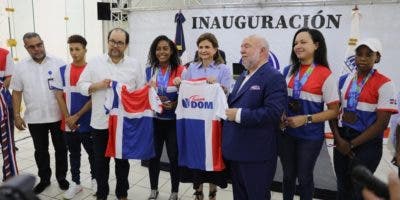 vicepresidenta Raquel Peña inaugura canchas  deportivas