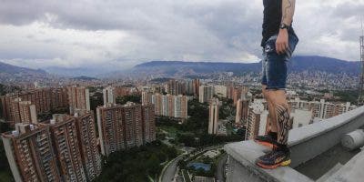 El acróbata Remi Lucidi muere tras caer desde el piso 68 en Hong Kong