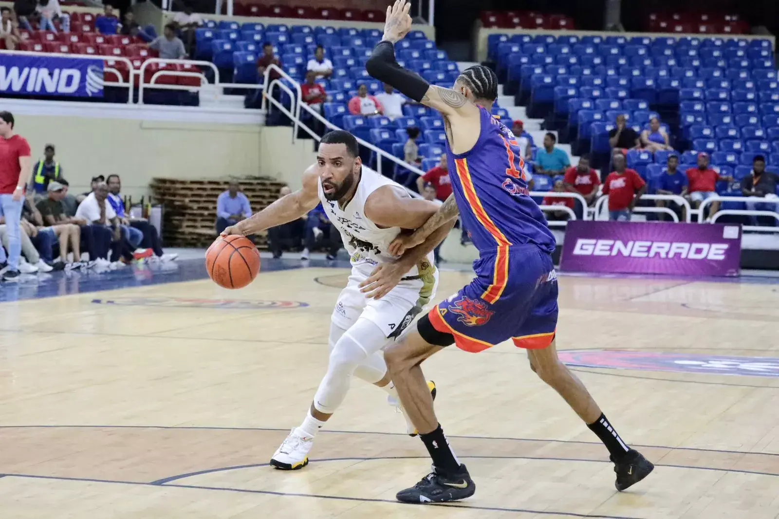 Juan Guerrero electo como el mejor jugador de baloncesto en el país