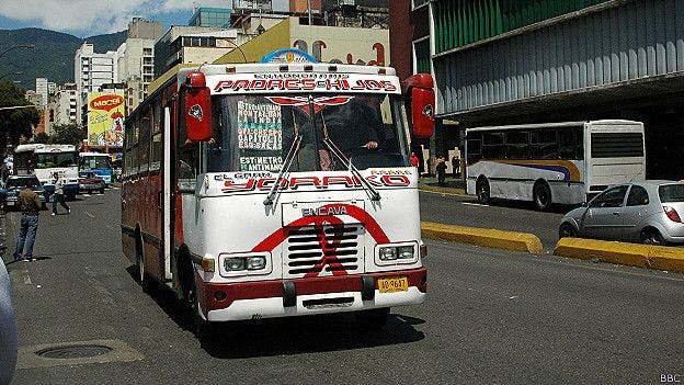 Venezuela pone fin al suministro de combustible gratuito para el sector industrial