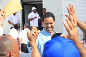 Rafael Amador Figaris inscribe precandidatura como regidor del PRM