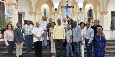 Celebran misa en memoria de padre Luis Rosario