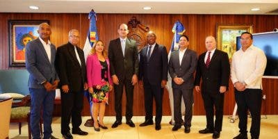 Rector de la UASD recibe visita de cortesía del director de Promese Cal