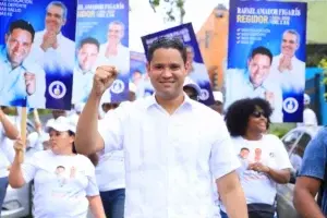 Precandidato a regidor Rafael Amador Figaris inicia “mano a mano” en sectores del DN