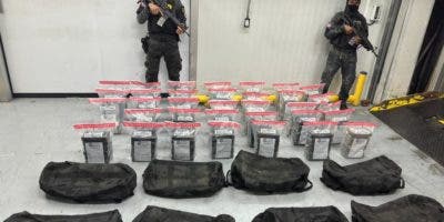 Autoridades ocupan 200 paquetes de cocaína en cajas de guineo en Puerto Caucedo