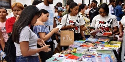 La Feria del Libro Santo Domingo abre sus puertas con solemnidad, anécdotas e ideales