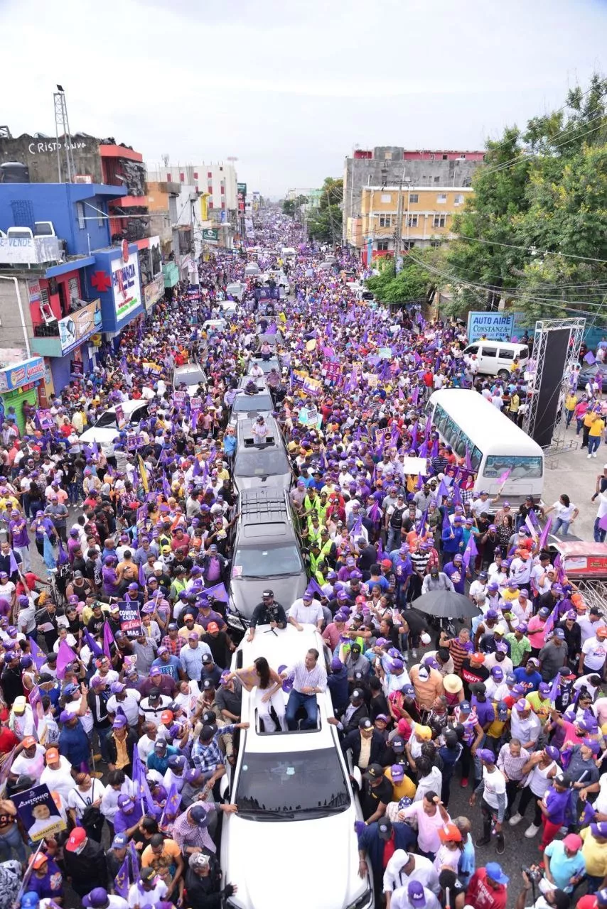 Acuden miles de personas a la marcha del PLD, 