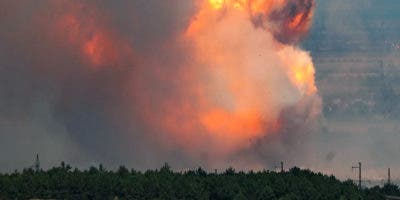 Incendio en un campo de entrenamiento en Crimea obliga a evacuar a más de 2.000 ciudadanos