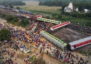 Un error humano causó el accidente de tren con 288 muertos en la India, según informe