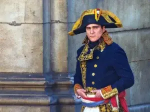 El nuevo tráiler de «Napoleón», Joaquin Phoenix se viste de emperador