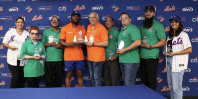 Los Mets de Nueva York reconocen labor altruista de Ramón Tallaj