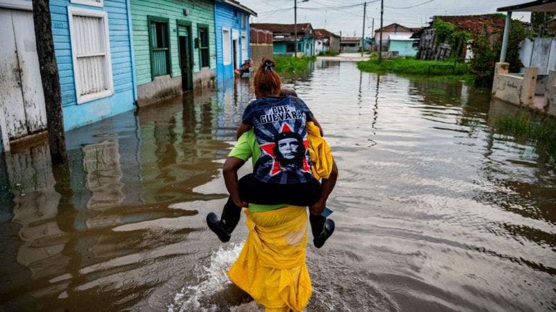 Las imágenes que muestran las inundaciones y los daños tras el paso del huracán Idalia por Cuba y Florida