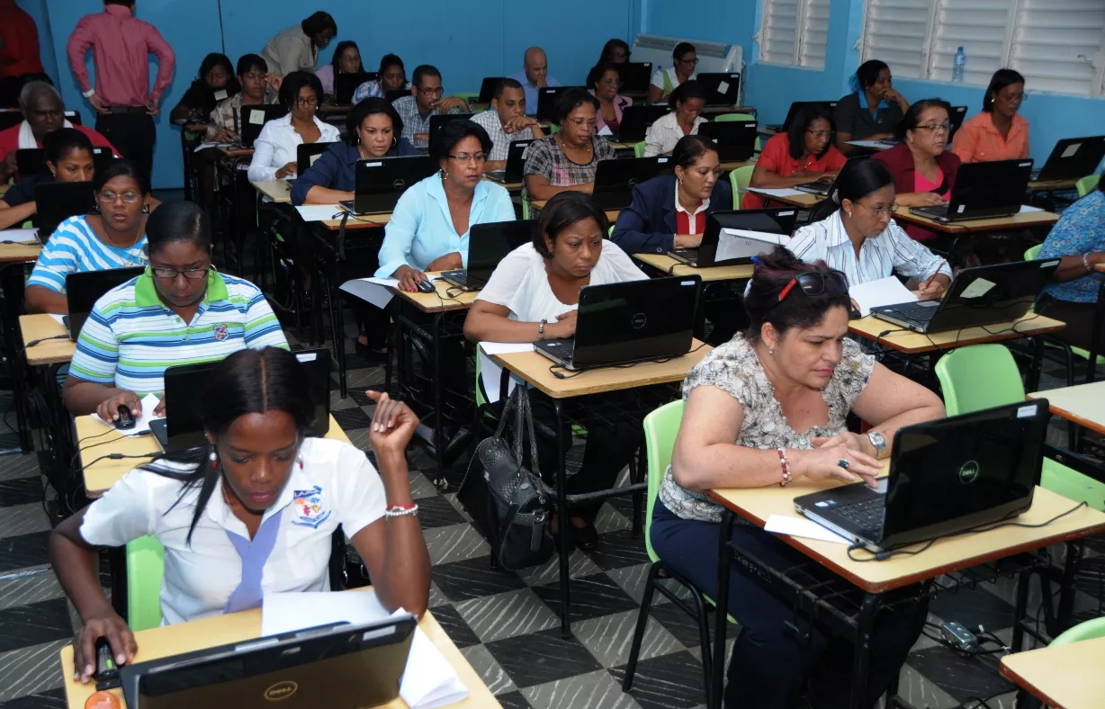 Futuros maestros se  escogen por mejor perfil