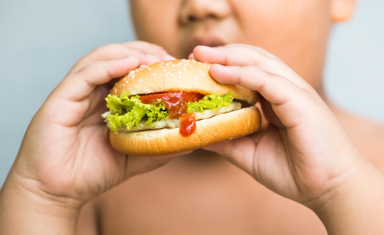 Una alarmante ola de sobrepeso y obesidad se extiende en niños en Latinoamérica y el Caribe