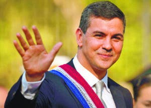 Santiago Peña asume presidencia Paraguay