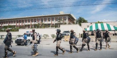 Estados Unidos cierra embajada en Haití