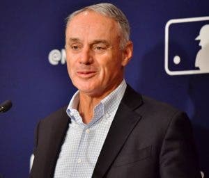 Comisionado Rob Manfred defiende el formato de los playoffs MLB