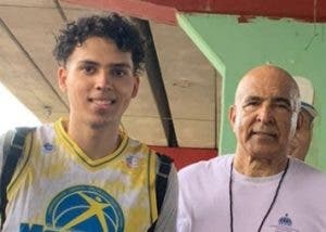 Baloncestista Villa Juana es becado por un colegio de EU