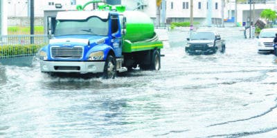 Tormenta Franklin embiste país con fuertes lluvias, desplazando a miles