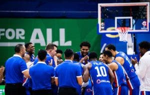 Abinader orgulloso de la selección de basket