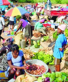 Comerciantes piden regular comercio en frontera