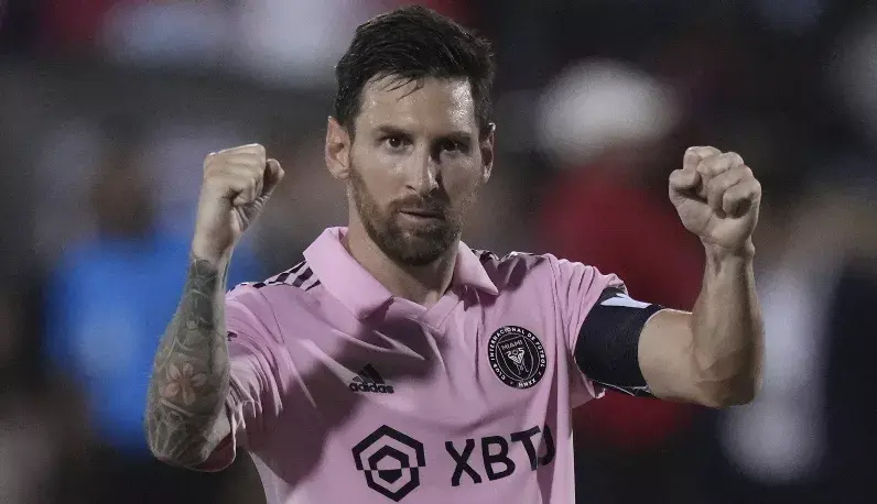 “El tobillo de Messi está respondiendo bien”